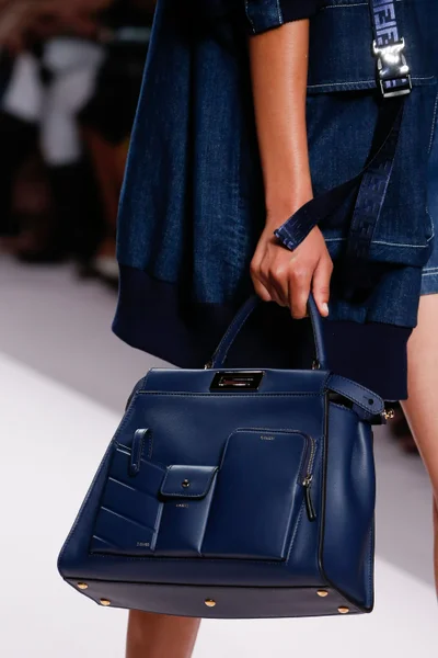 Look 49